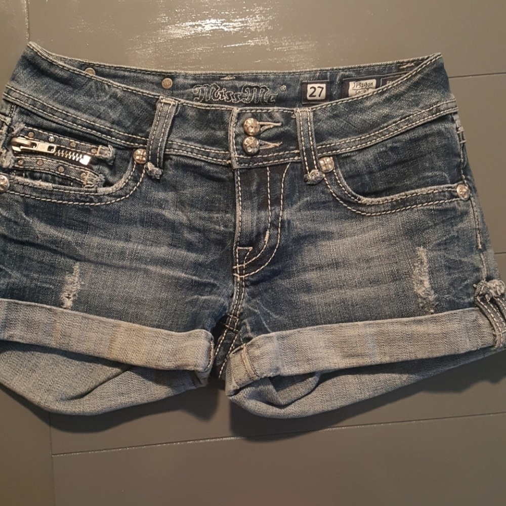 Miss Me shorts from The Buckle